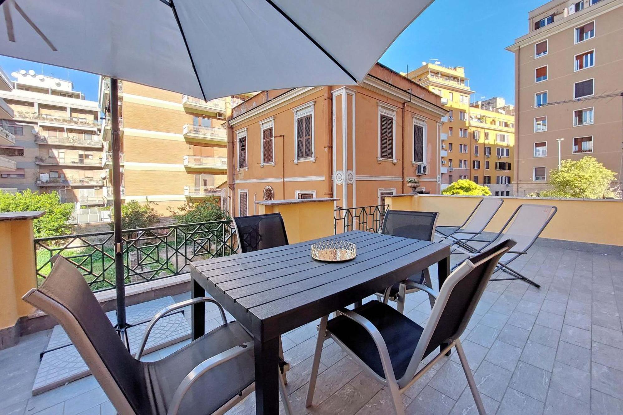 Mantellini Terrace Duplex Apartment Rom